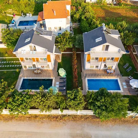 Ldeniz Plajna Yakn 3 Yatak Odal Villa Ovacık